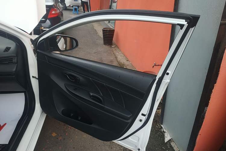 Used Toyota YARiS L Zhi Xiang 2022 1.5L CVT Leading PLUS Edition Interior 5