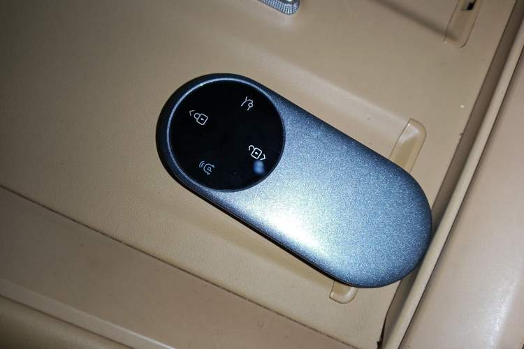 Used Hima Luxeed R7 2024 All-Electric 667 km Max Interior 1