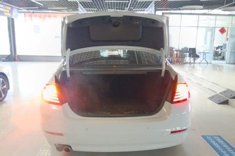 Used BMW 5 Series 2014 528Li Leading Model