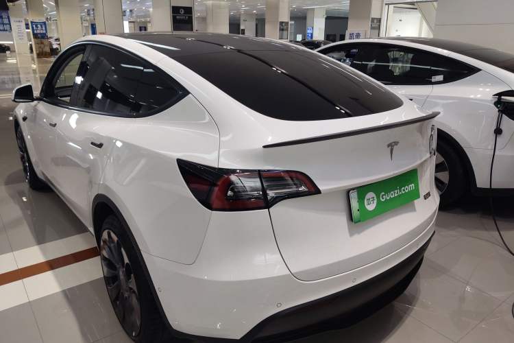 Used Tesla Model Y 2021 Long-Range All-Wheel-Drive Version