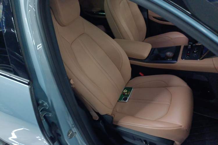 Used Nio ES6 2022 75 kWh Performance Version Right Front Seat