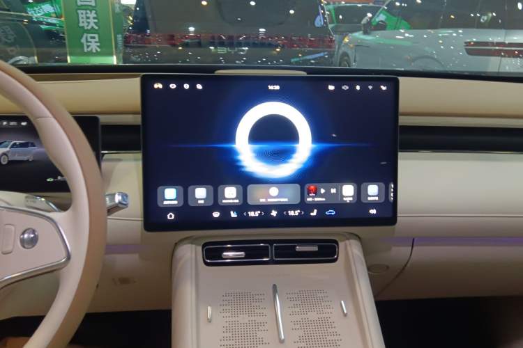 Used VOYAH FREE 2025 Model FREE+ Four-Wheel-Drive Qiankun Edition