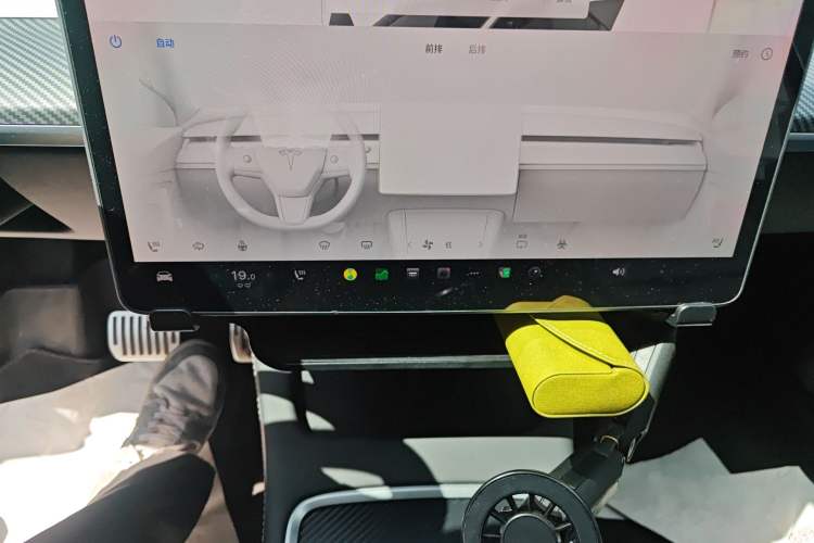 Used Tesla Model Y 2023 Long-Range All-Wheel-Drive Version