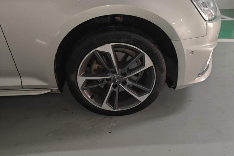 Used Audi A4L 2019 40 TFSI Fashion Edition China VI Emission Standard
