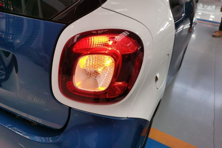 Used smart fortwo 2018 1.0L 52kW Hardtop Passion Edition China V Standard
