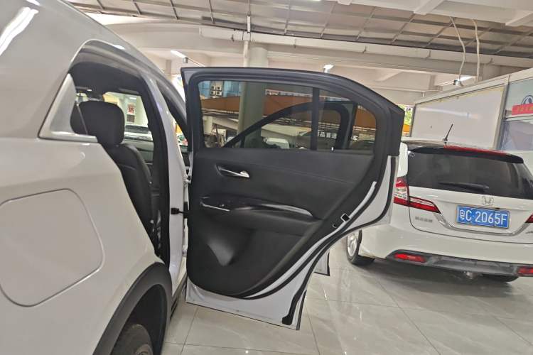 Used Cadillac XT4 2018 28T Two-Wheel Drive Tech Version