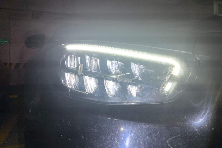 Used Mercedes-Benz E-Class New Energy 2022 E 350 e L Plug-in Hybrid Sports Sedan
