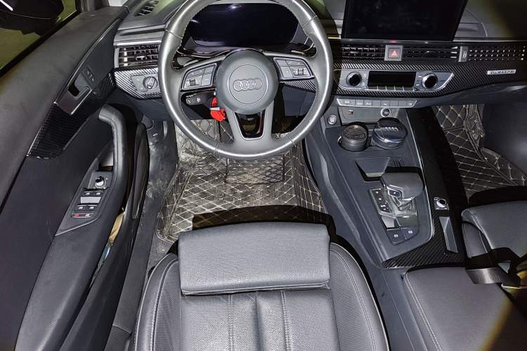 Used Audi A4L 2020 40 TFSI Fashion Dynamic Model Steering Wheel