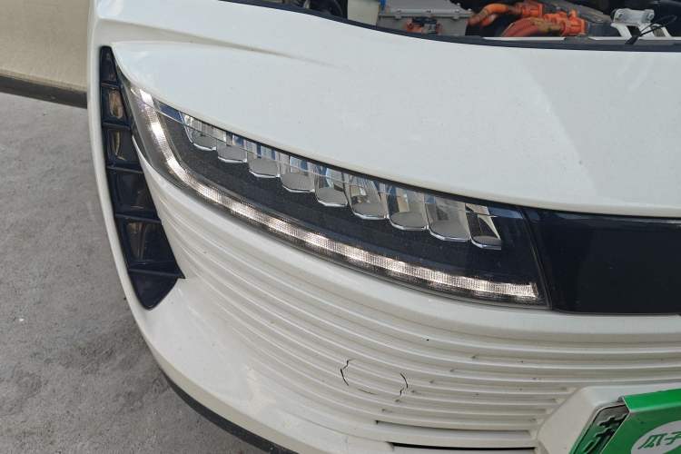 Used ORA iQ 2018 High-Range Version Smart Connectivity Model
