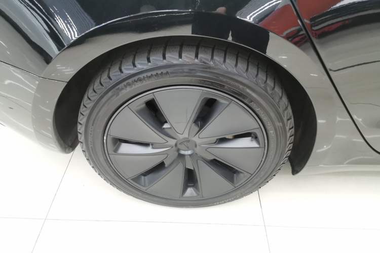 Used Tesla Model 3 2023 Long-Range All-Wheel-Drive Version Right Rear Wheel Hub