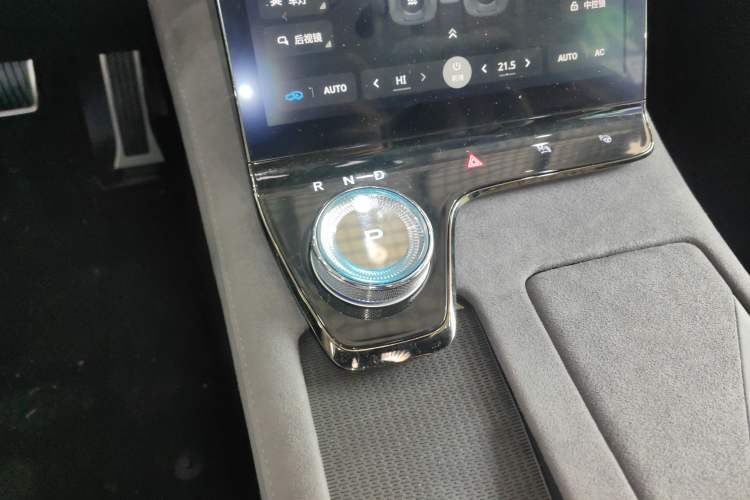 Used VOYAH PASSION 2023 Four-Wheel Drive Standard Edition Gear Lever