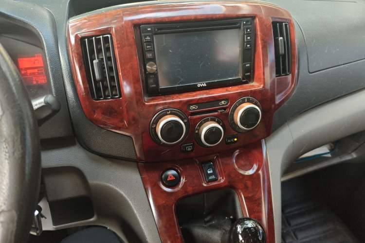 Used Nissan NV200 2012 1.6L 232 Seats Luxury Version Audio And AC Panel