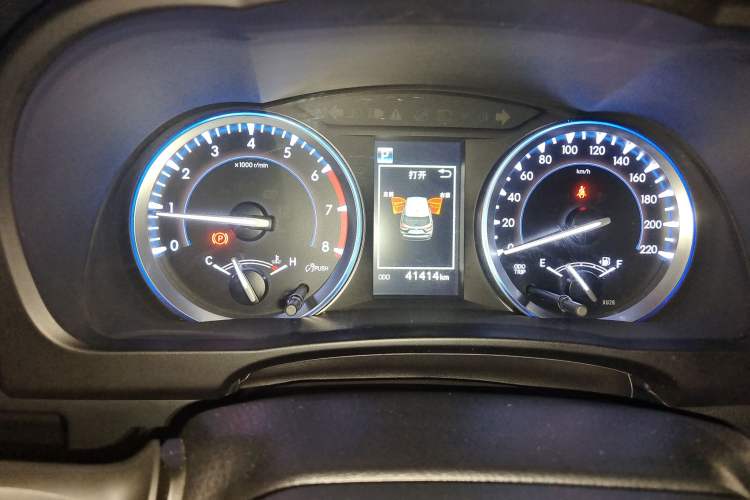 Used Toyota Highlander 2018 2.0T Four-Wheel Drive Luxury Version 7 Seats China VI Standard