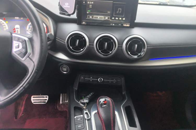 Used Wey VV6 2018 2.0T Two-Wheel-Drive Ultra-Luxury Version China V Standard