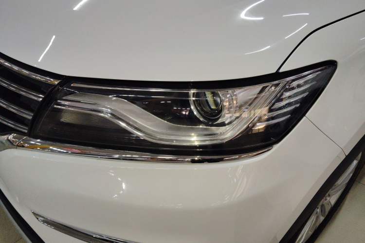 Used Roewe RX5 2016 Revised Version 20T Two-Wheel Drive Manual Transmission Luxury Edition