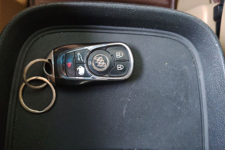 Used Buick GL8 2018 ES 28T Flagship Model China VI Standard
