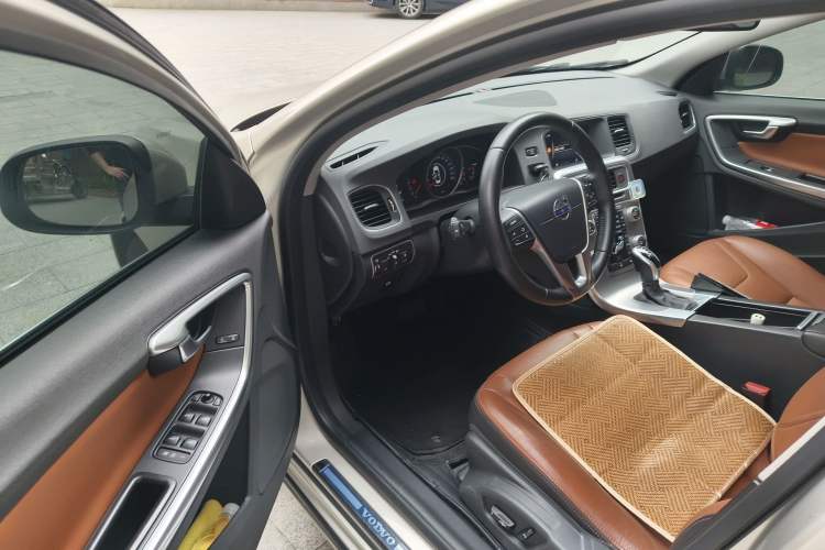 Used Volvo S60 2017 S60L T3 Smart Upgrade Edition
