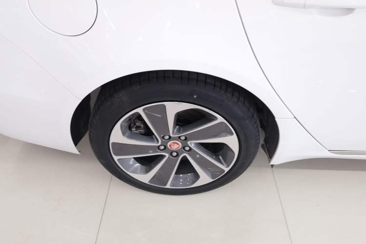 Used Jaguar XFL 2022 XFL 2.0T P200 Two-Wheel-Drive Elite Luxury Edition