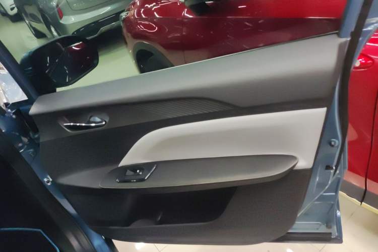 Used Venucia VX6 2023 520 Pro
