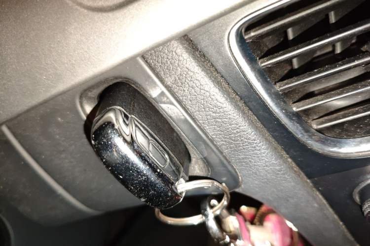 Used Audi A4L 2012 2.0 TFSI automatic standard version