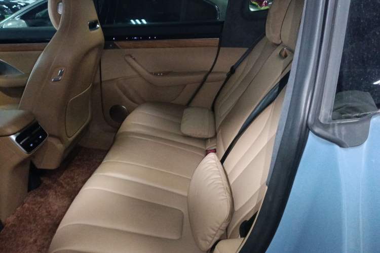 Used Hima Luxeed R7 2024 All-Electric 667 km Max Left Rear Seat