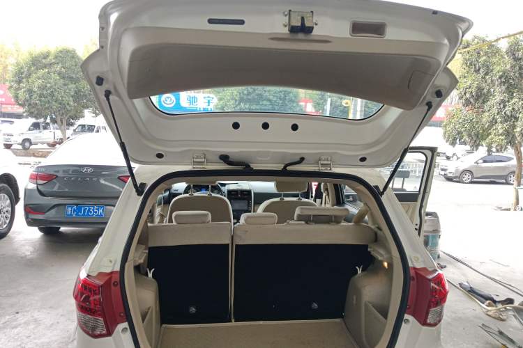 Used BAIC E Series 2013 Hatchback 1.5L Manual Lotte Edition
