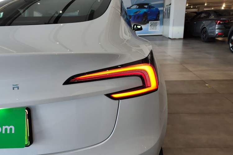 Used Tesla Model 3 2025 Rear-Wheel-Drive Version