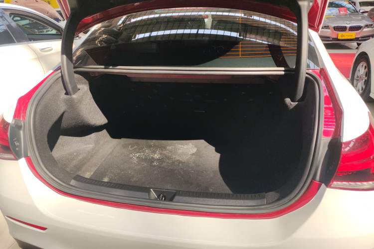 Used Mercedes-Benz A-Class 2022 Restyled A 200 L Sport Sedan Fashion Version
