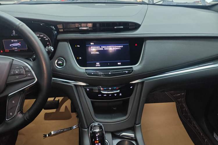 Used Cadillac XT5 2021 28T Luxury Model
