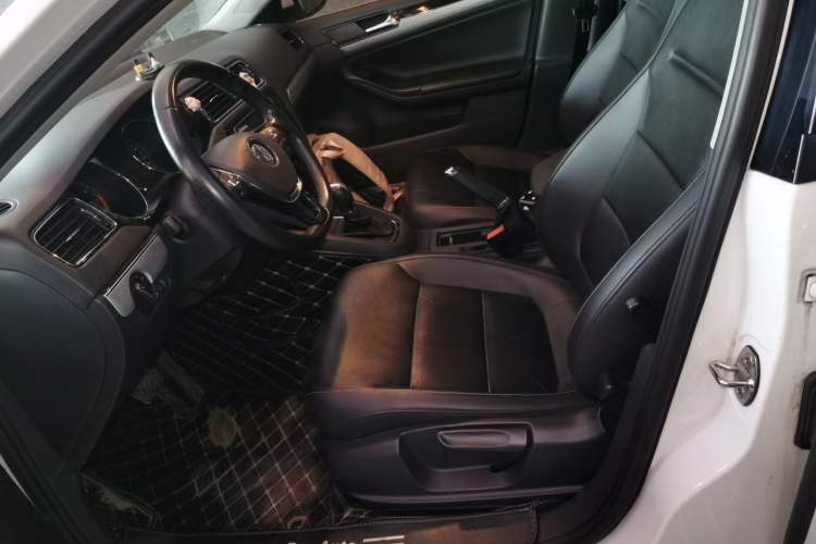 Used Volkswagen Sagitar 2018 1.6L Automatic Comfort Model Left Front Seat