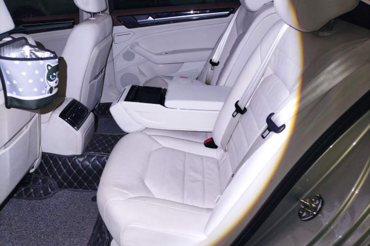 Used Volkswagen Phideon 2018 Revised Version 380TSI Two-Wheel Drive Business Edition
