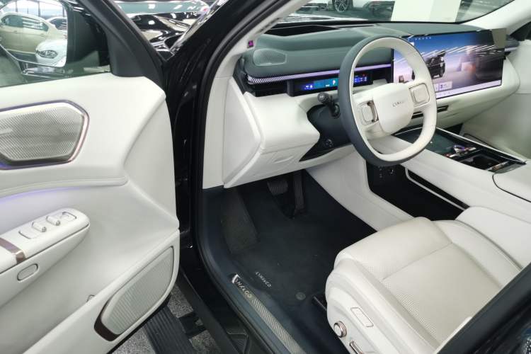 Used Lynk & Co 900 2025 2.0T Exploration Edition
