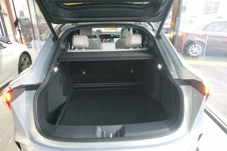 Used Honda e:NS2 2024 Light-Chasing Version Trunk