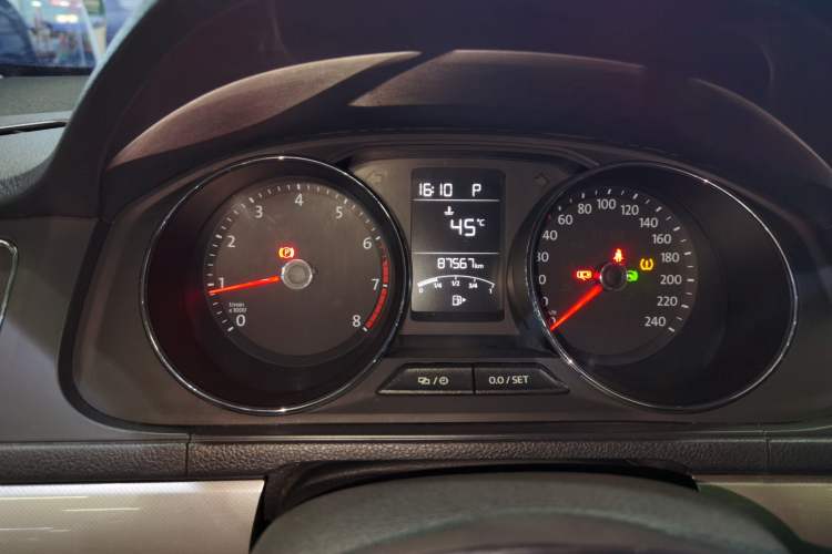 Used Volkswagen Lavida 2017 1.6L Automatic Comfort Edition
