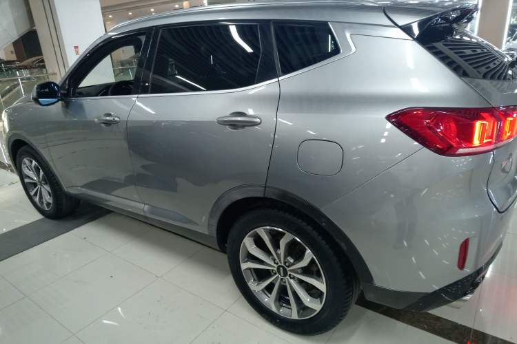 Used Wey VV6 2018 2.0T Two-Wheel-Drive Ultra-Luxury Version China V Standard