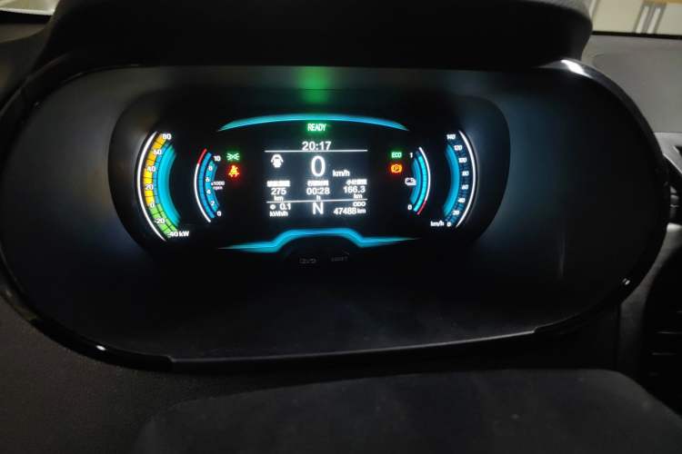 Used Chery Little Ant 2022 Revised Version Sweet Pink Edition Half-Sugar Version Lithium Iron Phosphate 30.7 kWh 30 kW 301 km
