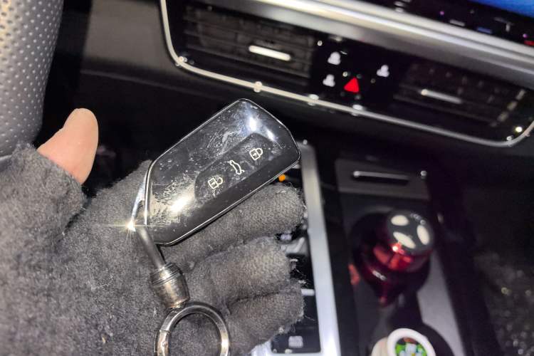 Used Volkswagen Tavendor 2024 380TSI All-Wheel Drive R-Line Cruise Edition