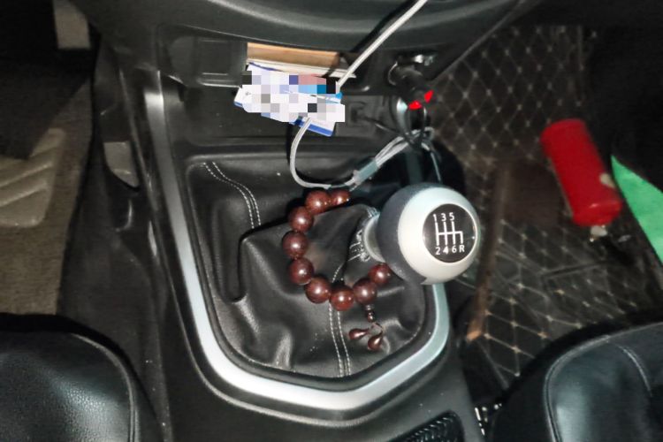 Used Nissan Terra 2020 2.5L XE Manual Two-Wheel-Drive Elite Edition
