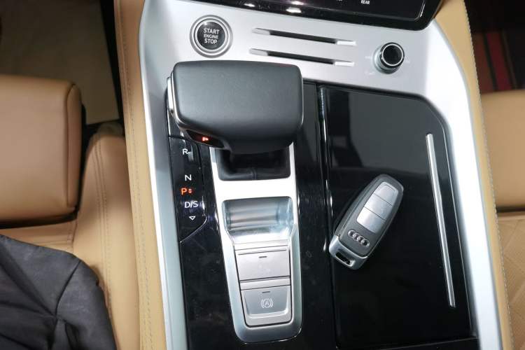 Used Audi Q6 2024 50 TFSI quattro Xingyun Edition Yulin Package 6 Seats
