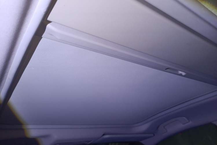 Used Renault Koleos 2012 2.5L Two-Wheel Drive Comfort Edition with Navigation Headliner