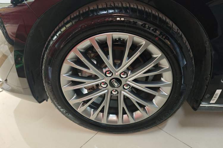 Used Bestune B70 2023 Third Generation 1.5T Automatic Enjoyment Version Left Front Wheel Hub