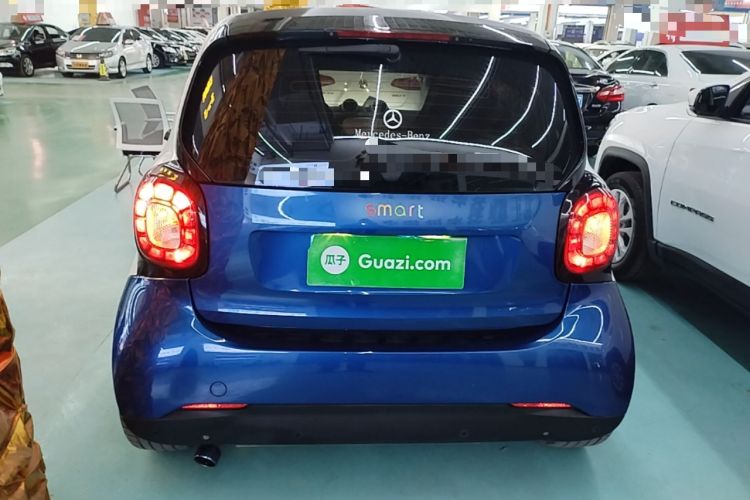 Used smart fortwo 2015 1.0L 52 kW hardtop Dynamic version
