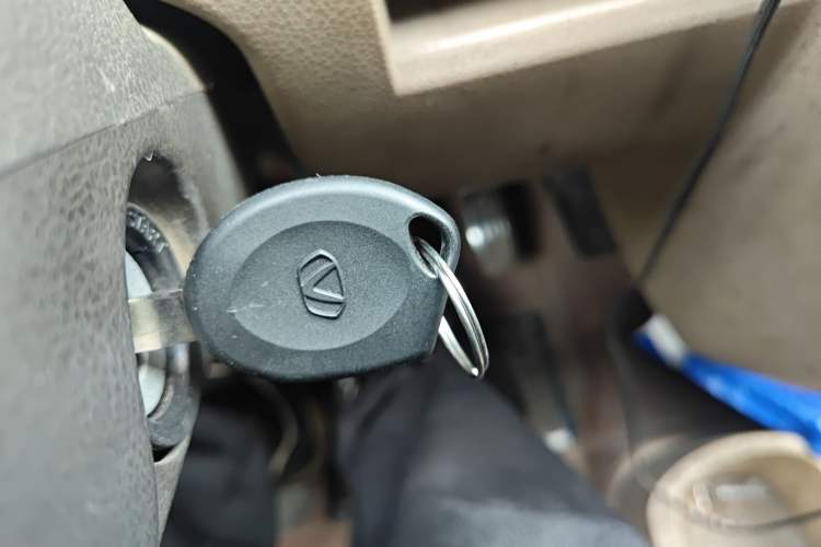 Used BAIC Weiwang 306 2011 1.3L base model 7 seats Vehicle Key