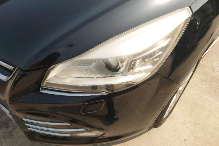 Used Ford Kuga 2013 2.0L GTDi Four-Wheel-Drive Sport Model
