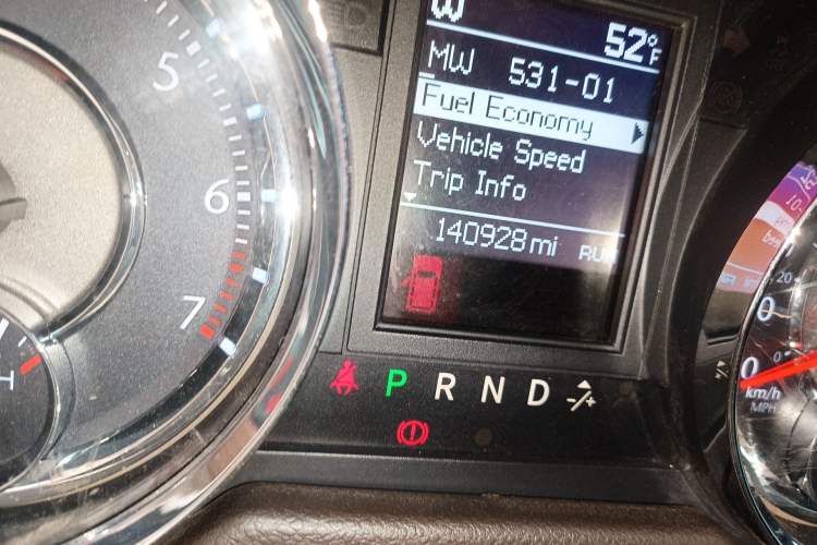 Used Chrysler Grand Voyager 2013 3.6L Luxury Edition Odometer Close Up