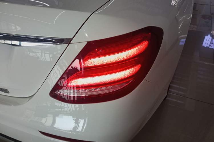 Used Mercedes-Benz E-Class 2016 E 200 L Sport Edition Right Rear Taillight