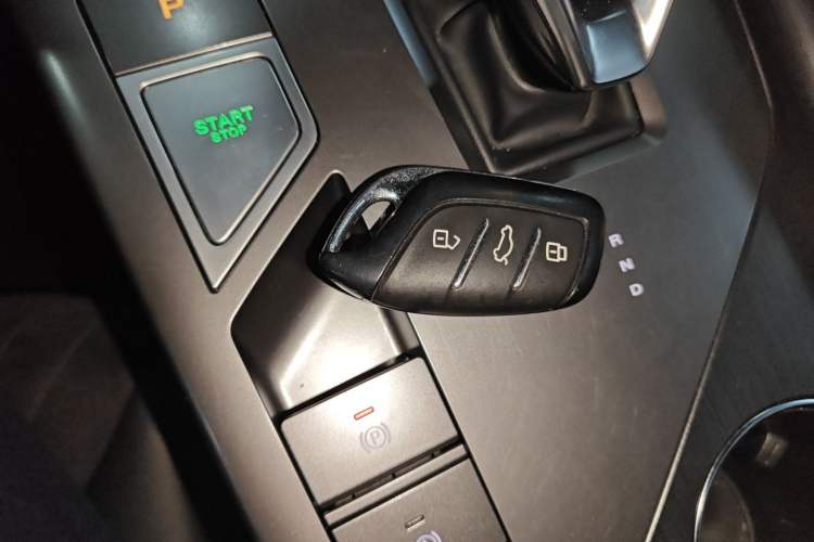 Used Roewe D5X DMH 2024 135 Tech Edition