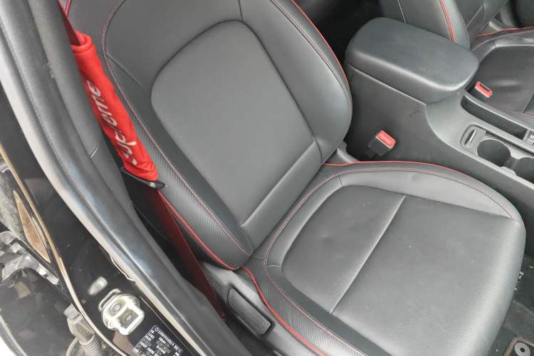 Used Hyundai ENCINO 2018 1.6T Dual-Clutch ZhiPao Edition China V Standard Right Front Seat