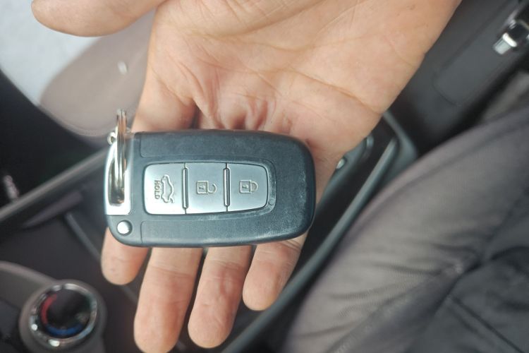 Used Hyundai Elantra (5th Generation / Langdong) 2012 1.6L Automatic Leading Model
