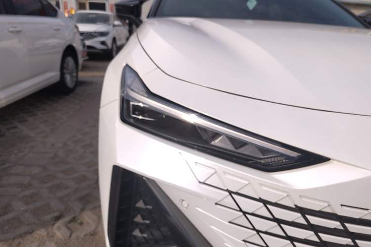 Used CHANGAN UNI-V 2023 1.5T Premium Model